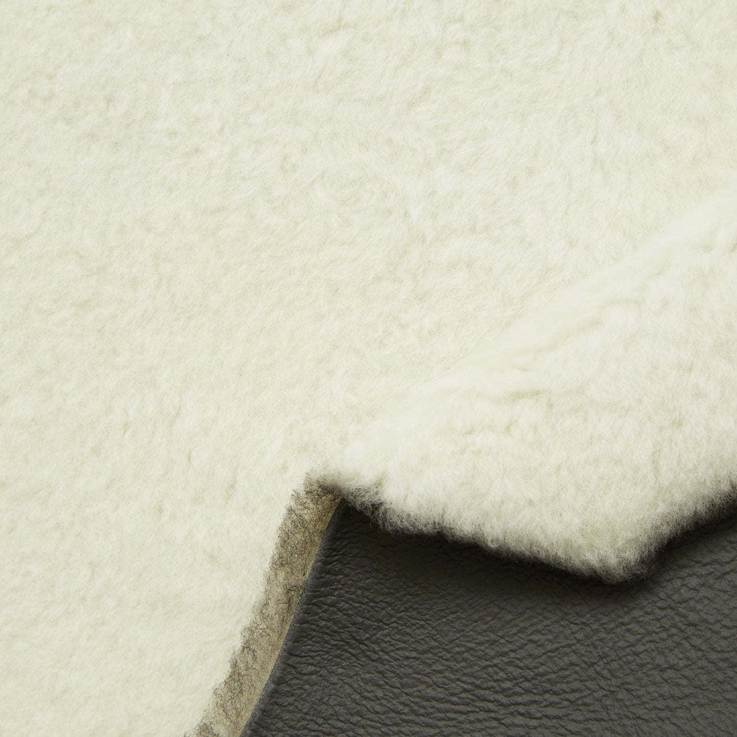 C24VL0055 | Contrasted Backside Lamb Shearling
