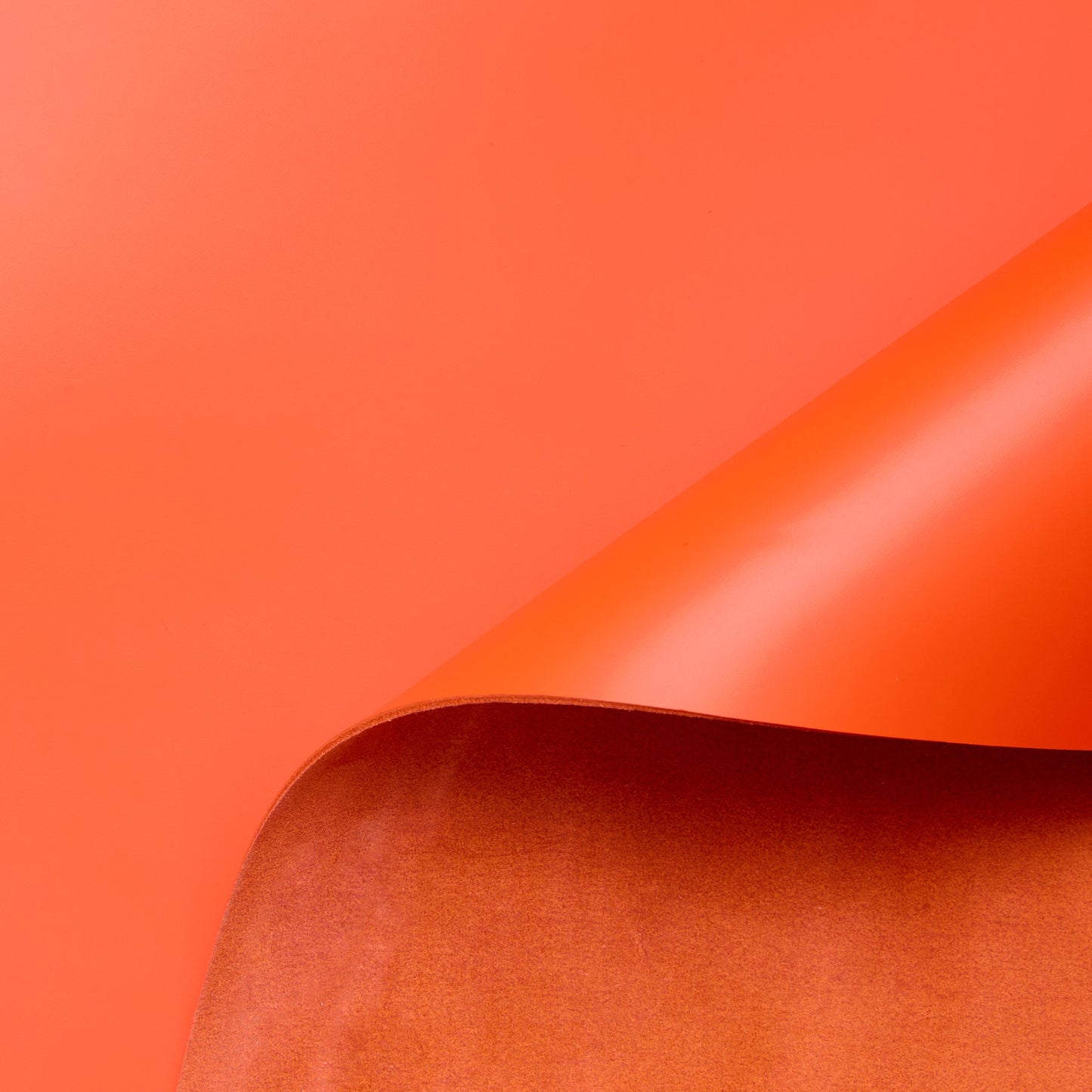 C24D00290 | Full Grain Satinated Vegetable Tanned Cow